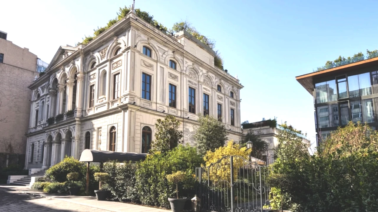 İstanbul’un İkonik Kulübü Yeni Sahipleriyle Gündemde! Hollywood Yıldızı da Onda!